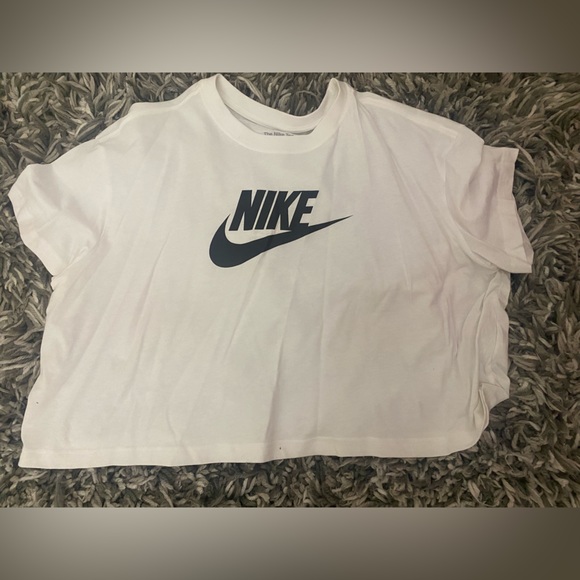 🖤Nike🖤Crop Top - Picture 1 of 2